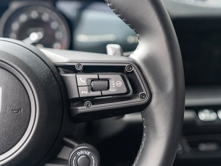 Porsche 992 Carrera 4 GTS