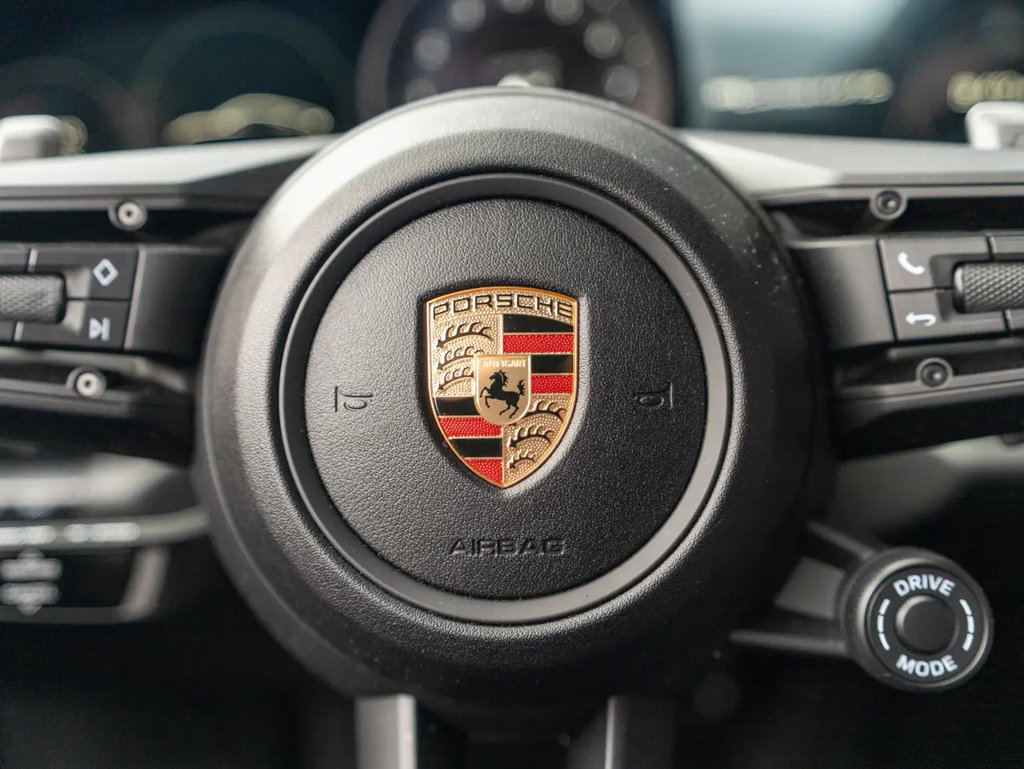 Porsche 992 Carrera 4 GTS