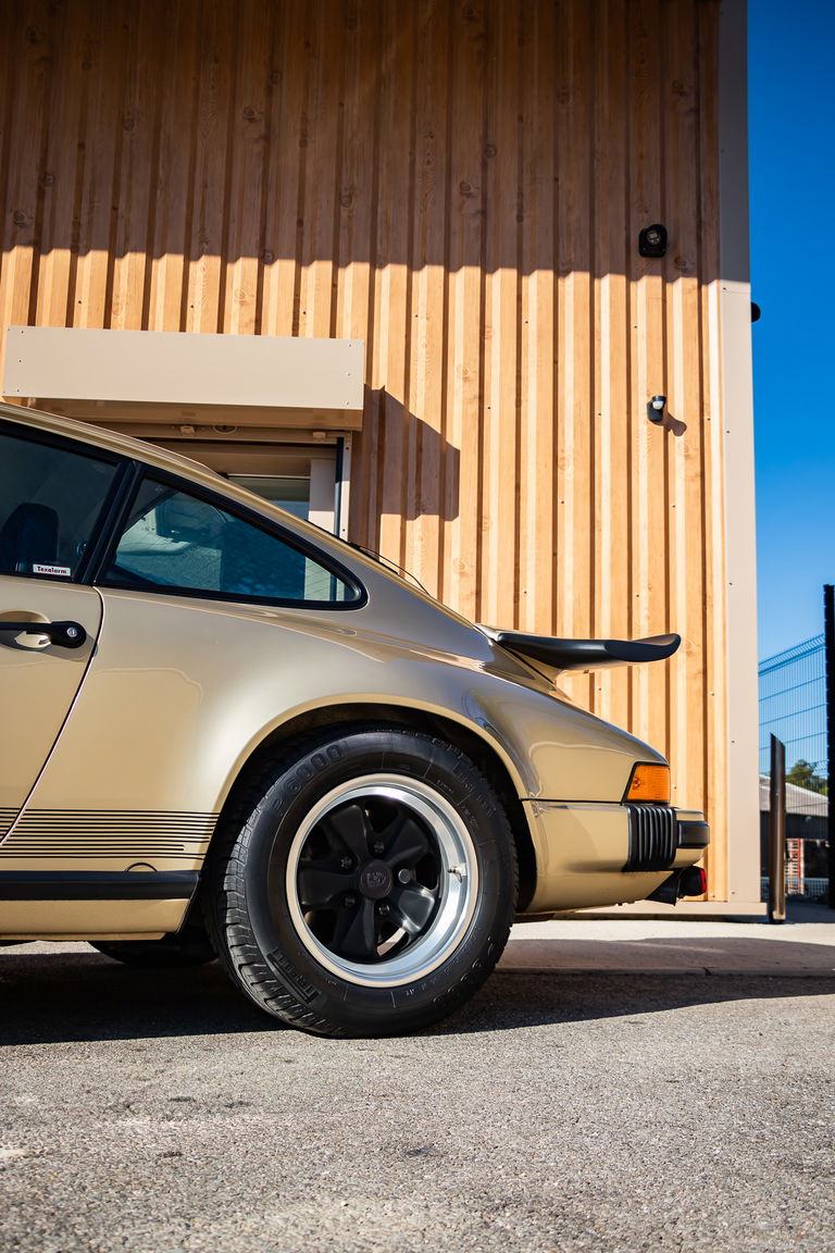 Porsche 911 Carrera 3.2