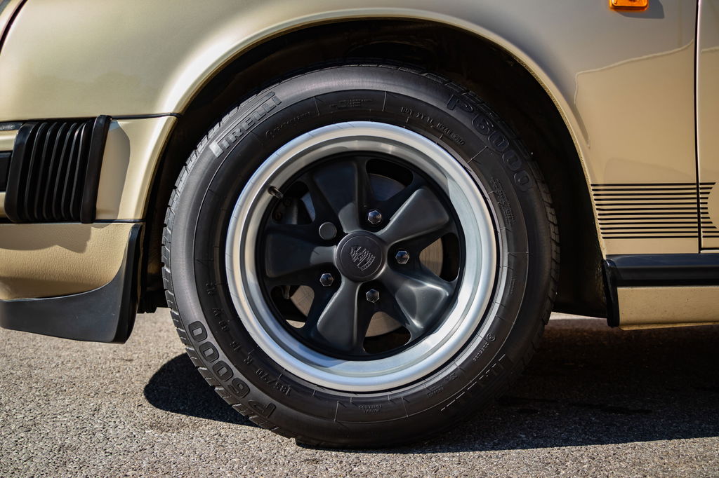 Porsche 911 Carrera 3.2