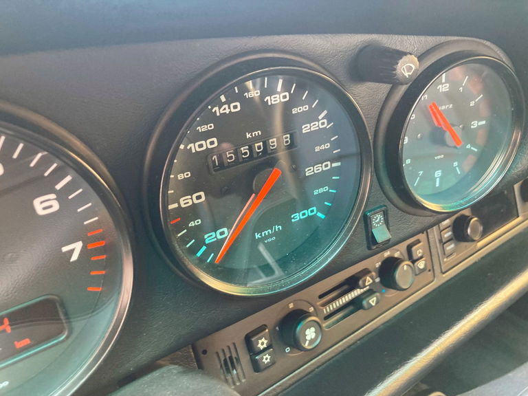 Porsche 993 Carrera 4