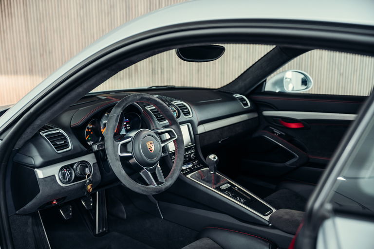 Porsche 981 Cayman GT4