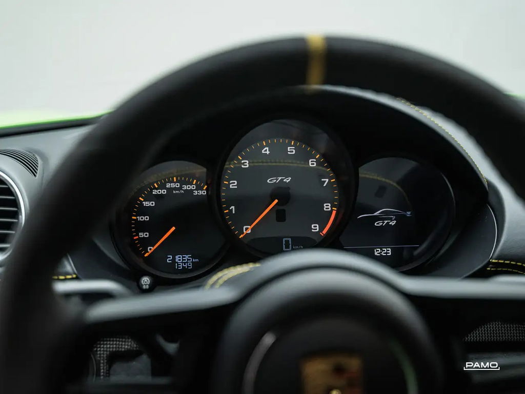 Porsche 718 Cayman GT4