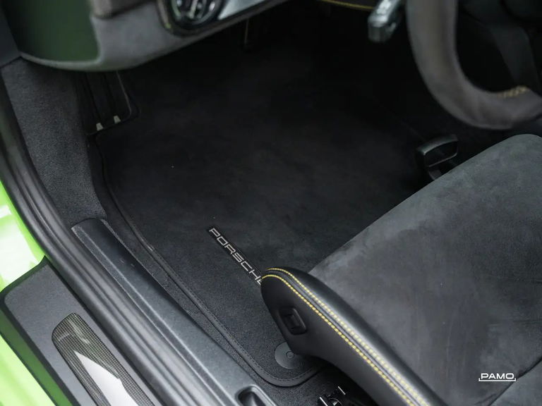 Porsche 718 Cayman GT4