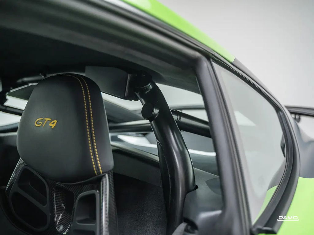 Porsche 718 Cayman GT4