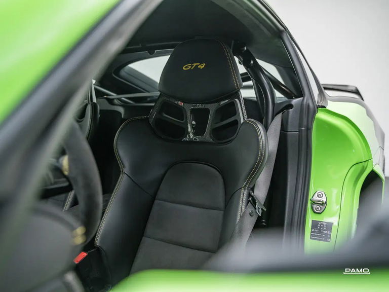 Porsche 718 Cayman GT4