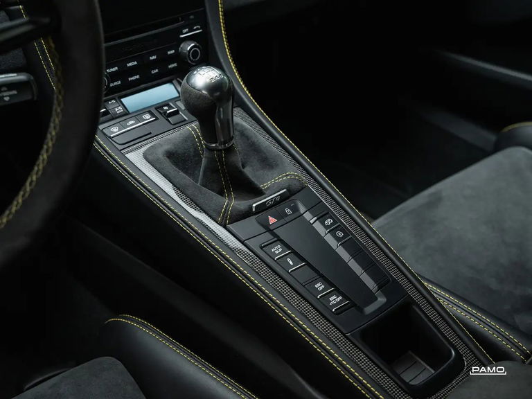 Porsche 718 Cayman GT4