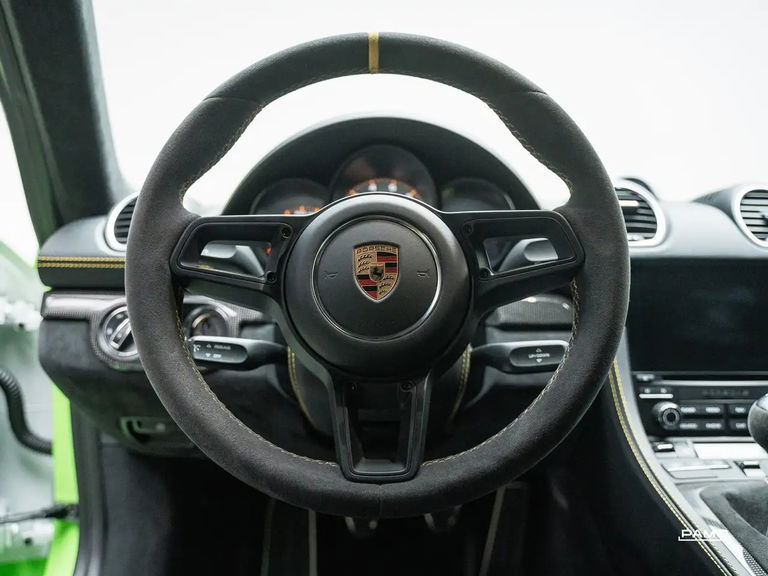 Porsche 718 Cayman GT4