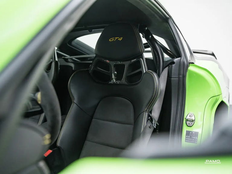 Porsche 718 Cayman GT4