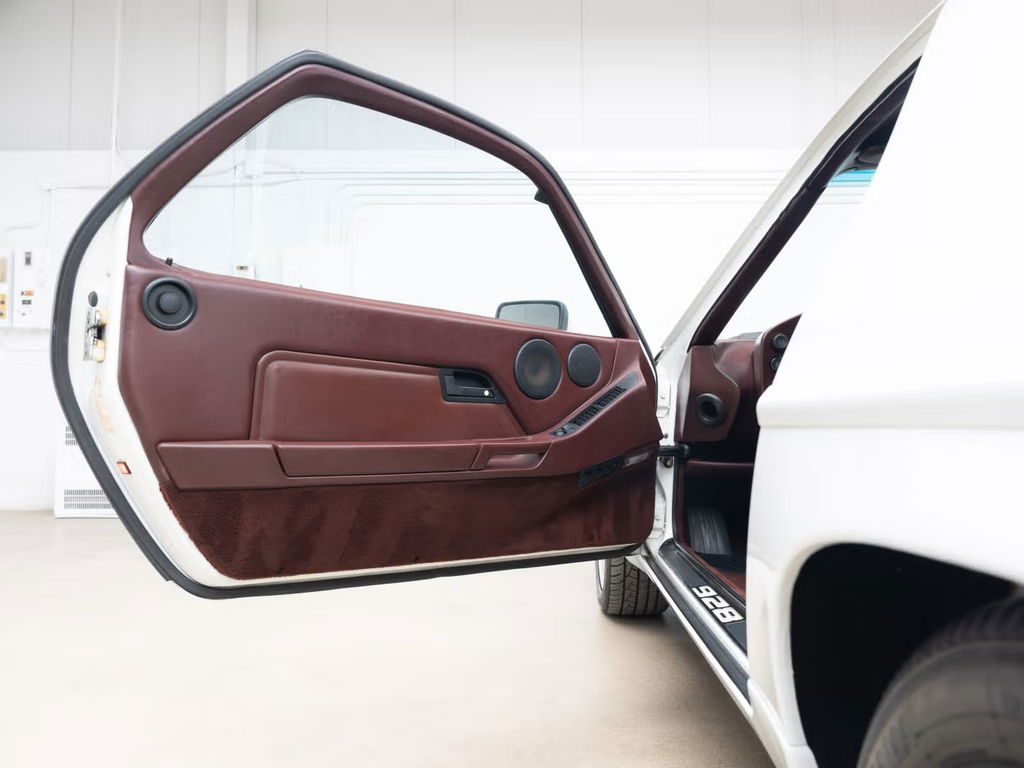 Porsche 928 S4