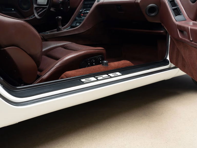 Porsche 928 S4