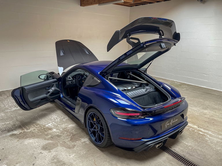 Porsche 718 Cayman GT4 RS