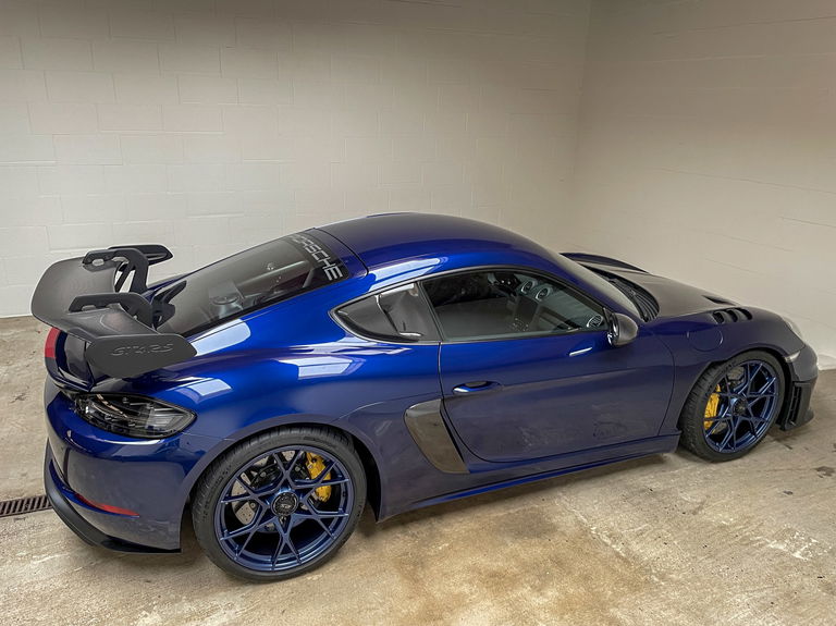Porsche 718 Cayman GT4 RS