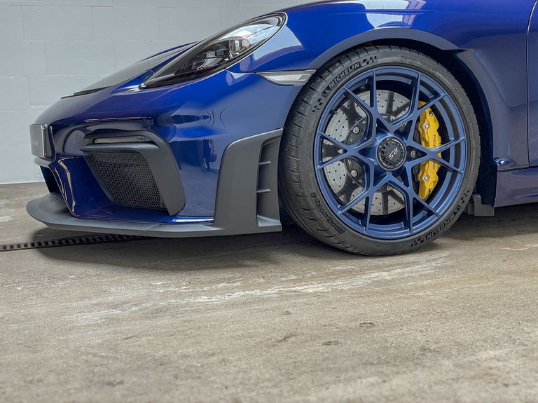 Porsche 718 Cayman GT4 RS