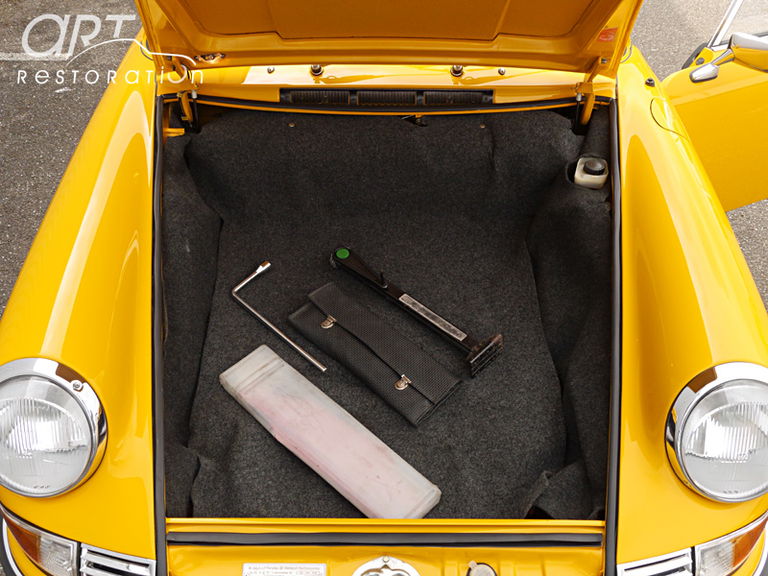 Porsche 911 E