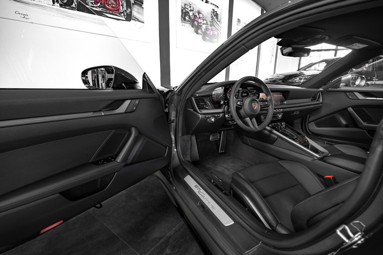 Porsche 992 Carrera
