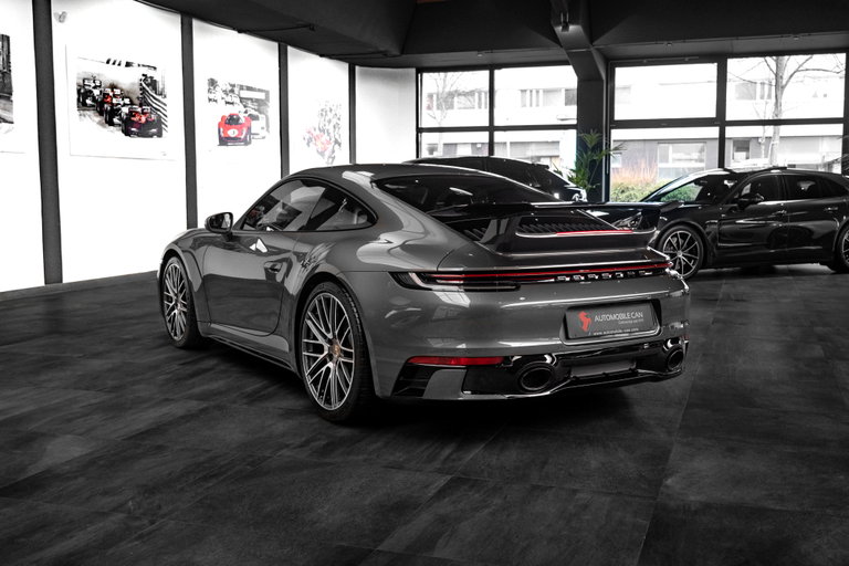 Porsche 992 Carrera