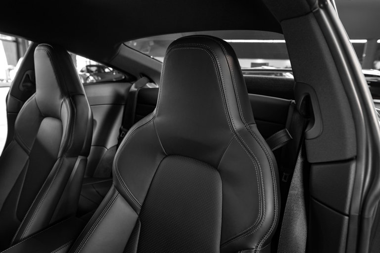 Porsche 992 Carrera