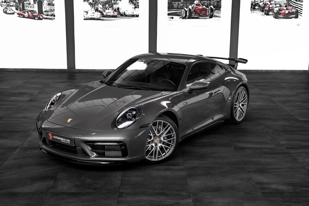 Porsche 992 Carrera