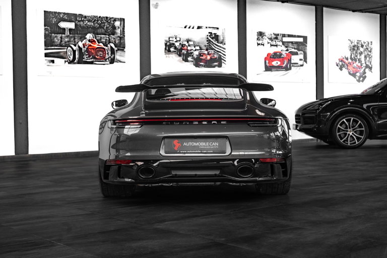 Porsche 992 Carrera