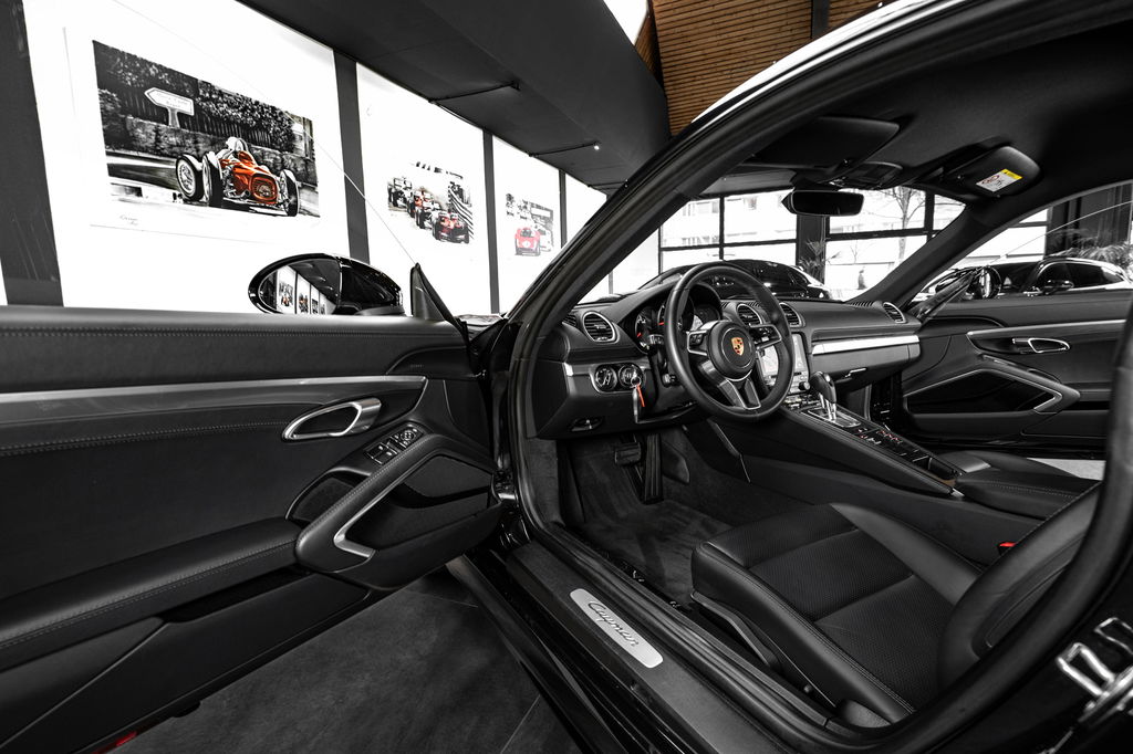 Porsche 718 Cayman