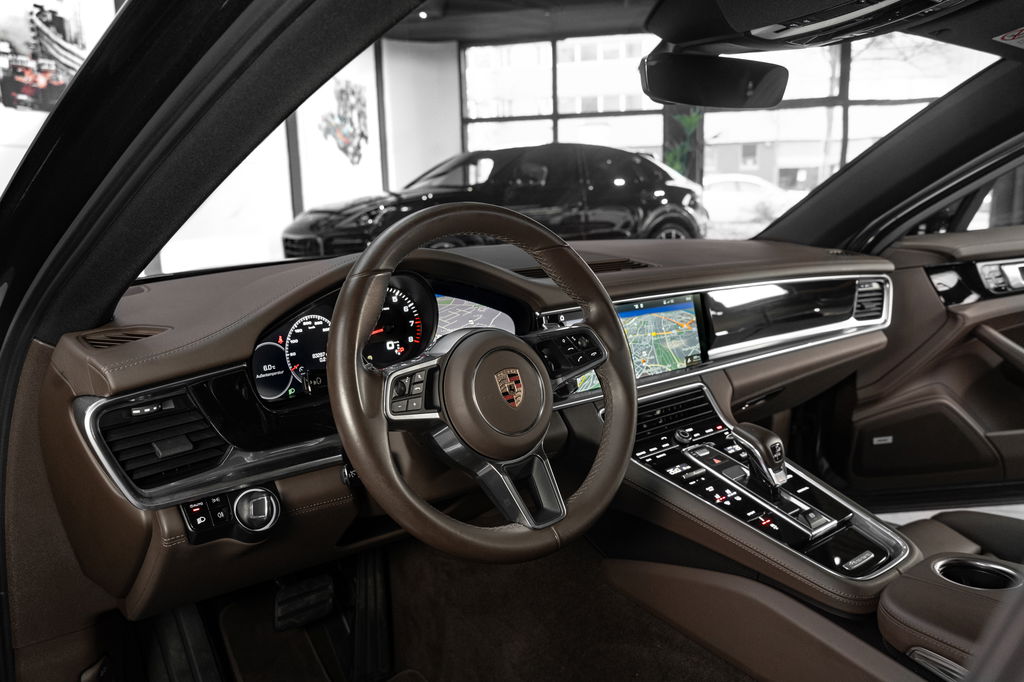 Porsche Panamera 4