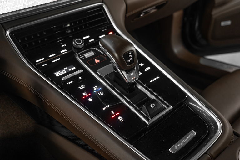 Porsche Panamera 4