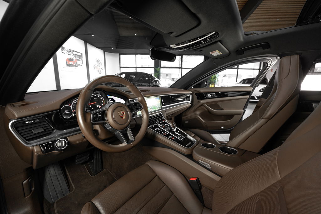 Porsche Panamera 4