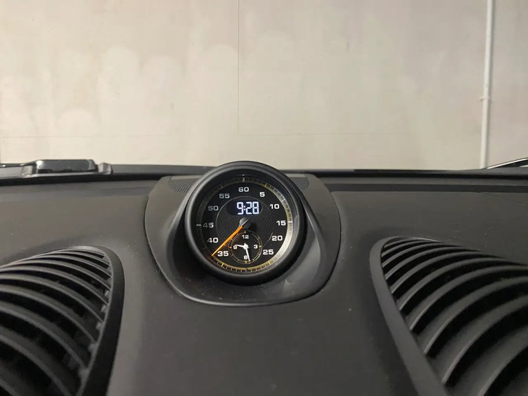 Porsche 718 Cayman GT4