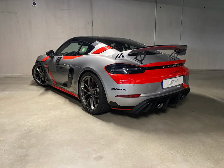 Porsche 718 Cayman GT4