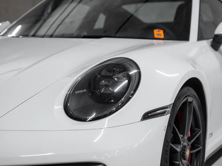 Porsche 992 Carrera 4 GTS
