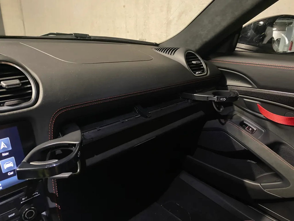 Porsche 718 Cayman GT4