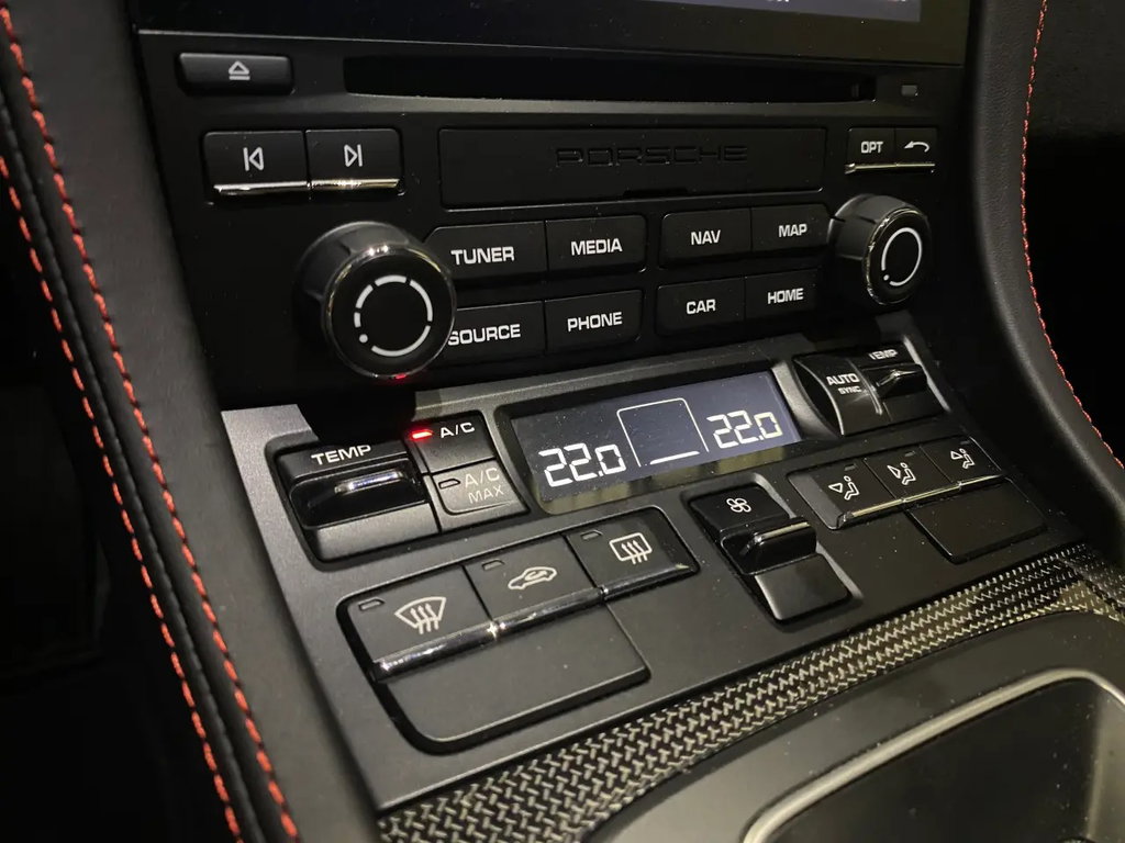 Porsche 718 Cayman GT4