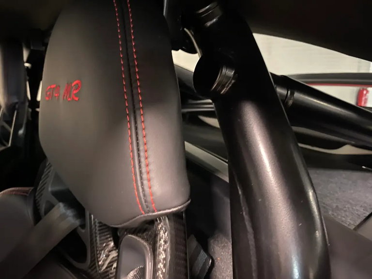 Porsche 718 Cayman GT4