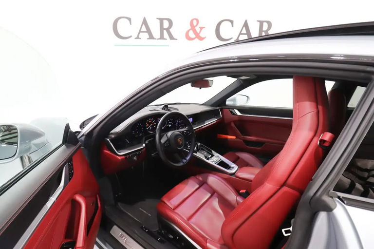 Porsche 992 Carrera 4S