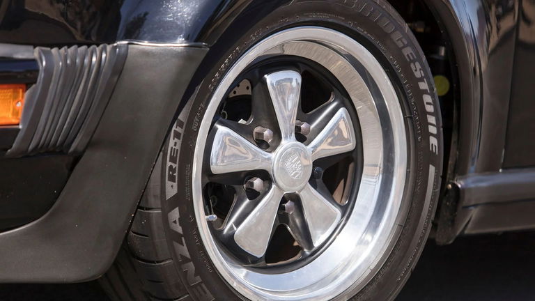 Porsche 911 Turbo 3.3 (US)