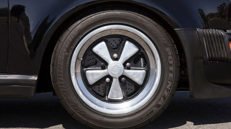 Porsche 911 Turbo 3.3 (US)