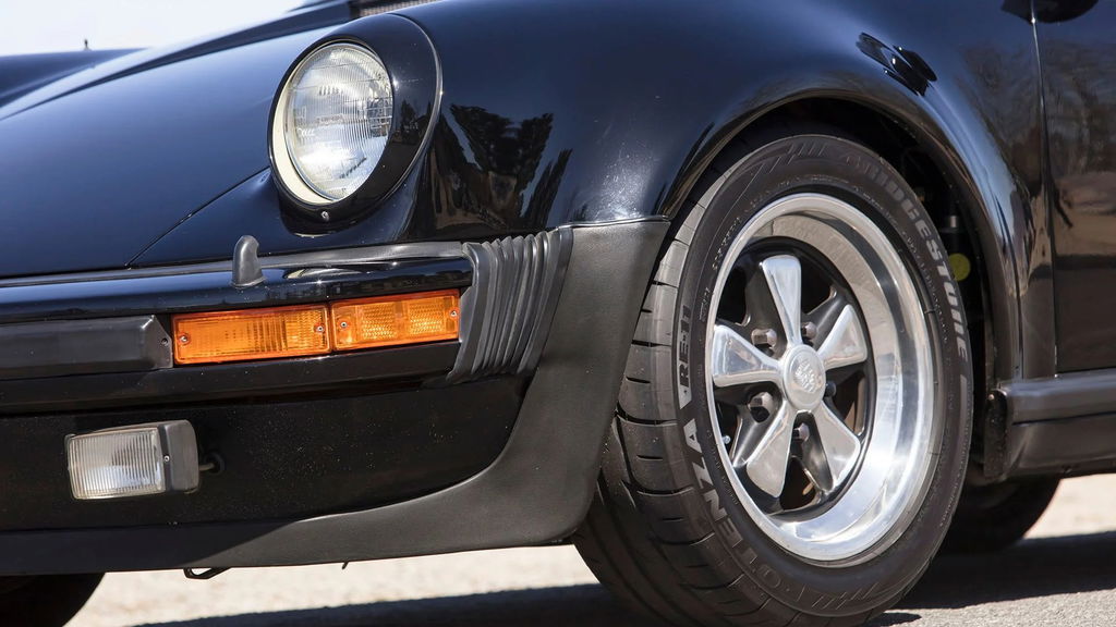 Porsche 911 Turbo 3.3 (US)