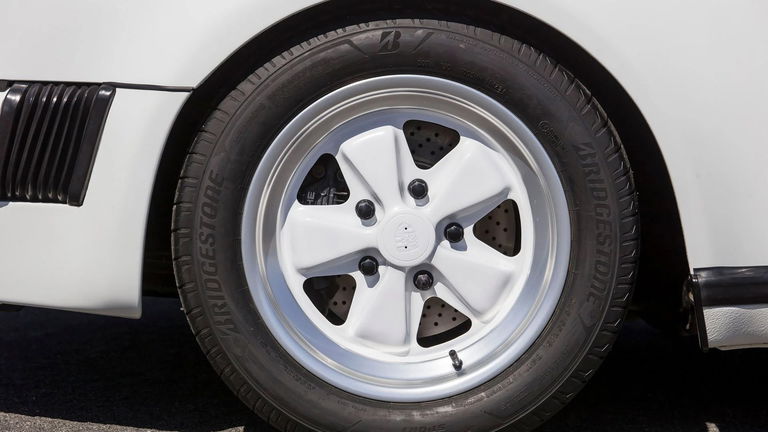 Porsche 911 Carrera 3.2 Speedster (US)