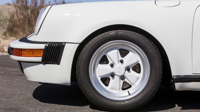 Porsche 911 Carrera 3.2 Speedster (US)