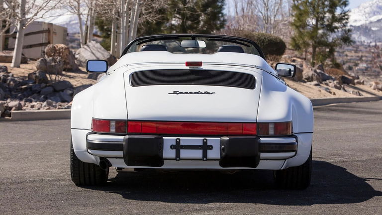 Porsche 911 Carrera 3.2 Speedster (US)