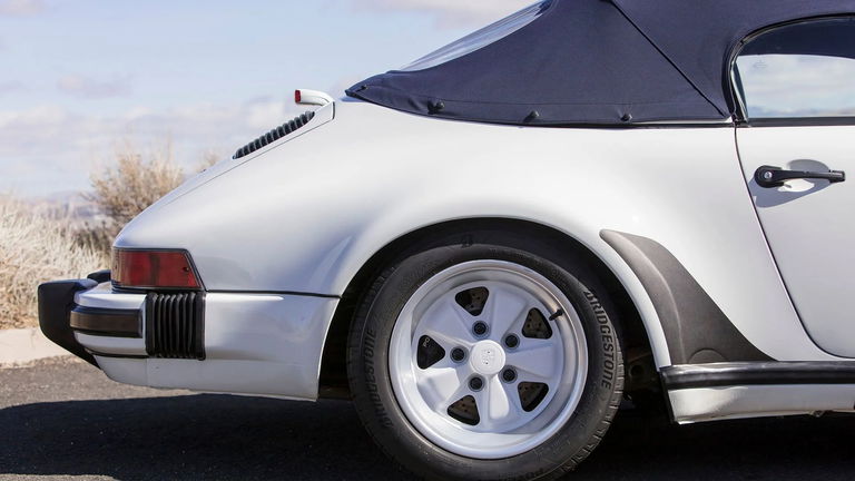 Porsche 911 Carrera 3.2 Speedster (US)