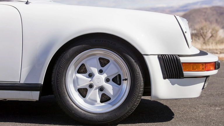 Porsche 911 Carrera 3.2 Speedster (US)