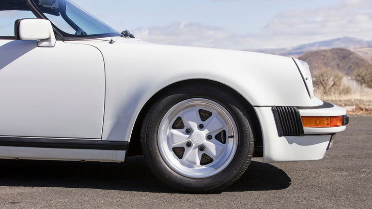 Porsche 911 Carrera 3.2 Speedster (US)