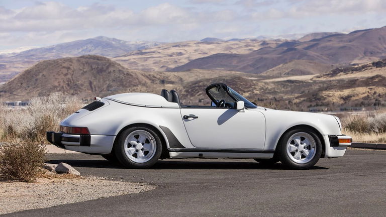 Porsche 911 Carrera 3.2 Speedster (US)