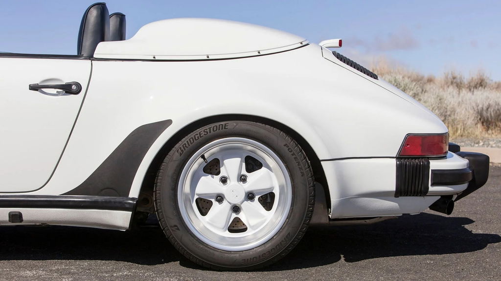 Porsche 911 Carrera 3.2 Speedster (US)
