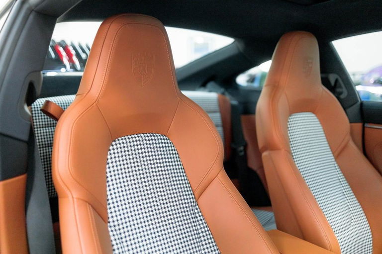 Porsche 992 Carrera 4S