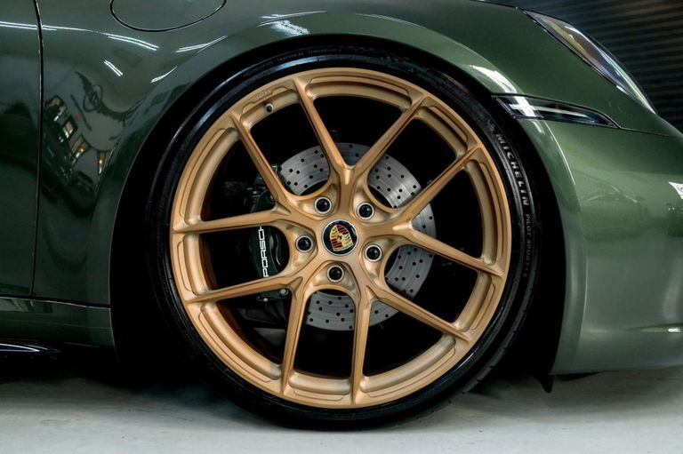 Porsche 992 Carrera 4S