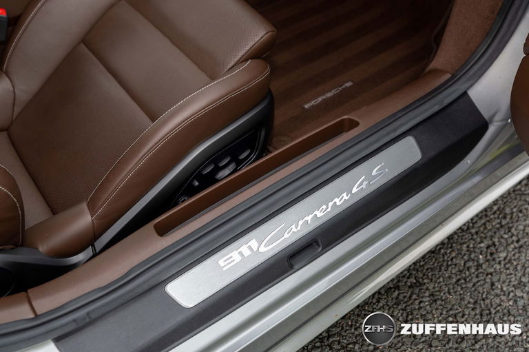 Porsche 992 Carrera 4S