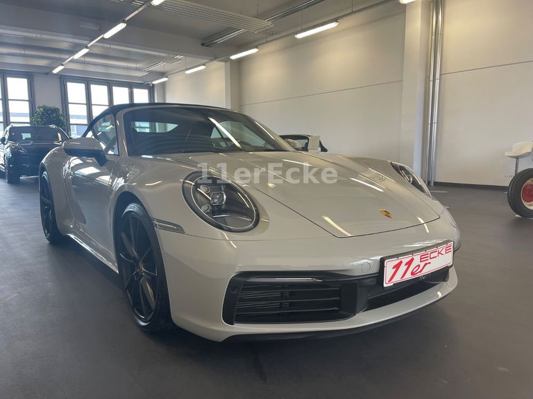 Porsche 992 Carrera